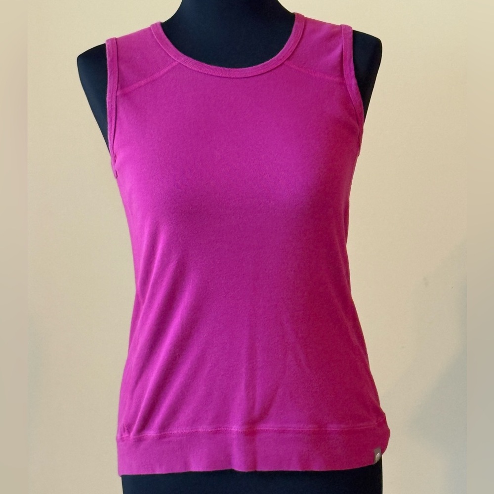 The North Face Burgundy Fitted Sleeveless Tank Top Size Medium